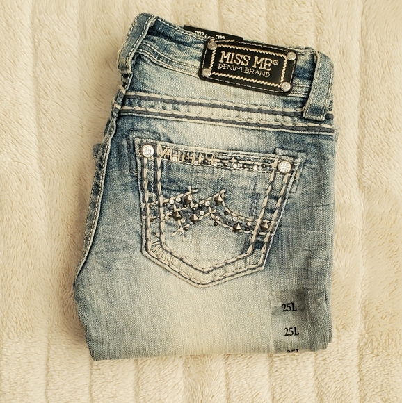 Miss Me Boot Jeans - Picture 4 of 12